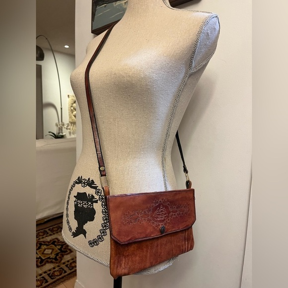 Vintage Hand Tooled Genuine Leather Mini Bag Schooner Maple Leafs - Picture 3 of 11